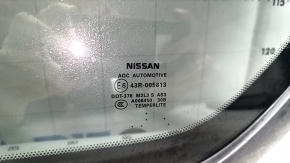 Форточка глухое стекло задняя левая Nissan Pathfinder 13-20 царапины на стекле