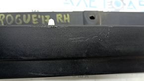 Порог правый Nissan Rogue 17-20 структура, царапины, примят, надломано ребро