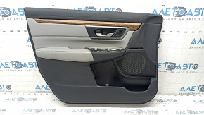 Обшивка двери карточка передняя левая Honda CRV 17-22 черно-серая, подлокотник и вставка серая кожа, молдинг под дерево, под память сидений, с ручкой, царапины