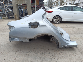 Четверть крыло задняя правая Mercedes W213 E 300/350 17-23 на кузове, серебро, тычки