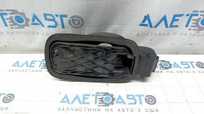 Корпус лючка бензобака Audi A4 B9 17-25 сломаны крепления