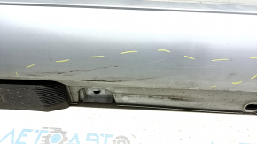 Порог правый Mercedes W213 E 300/350 17-23 без молдингов, AMG pkg, с заглушками, серебро, царапины