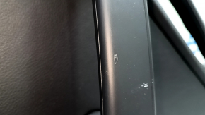 Обшивка двери карточка задняя правая VW Tiguan 09-17 черная, подлокотник кожа черная, вставка кожа черная, царапины
