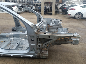 Четверть передняя правая Mercedes W213 E 17-23 на кузове, серебро