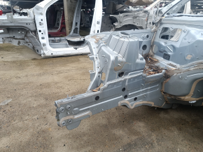 Четверть передняя правая Mercedes W213 E 17-23 на кузове, серебро