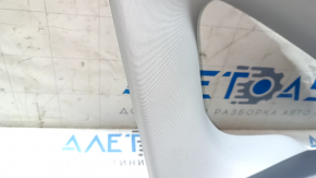 Накладка передней стойки левая Chevrolet Bolt 17-21 серая с темно-серой вставкой, мелкие царапины