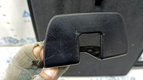 Spătarul rândului de scaune din spate rândul 2 dreapta BMW X3 F25 11-17 piele neagră, cu centură de siguranță, închidere ruptă a capacului broașterii, zgârieturi pe capac