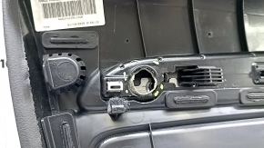 Обшивка двери карточка передняя правая Audi Q3 8U 15-18 черная с коричневой кожей, накладка под дерево, с ручкой, под химчистку, сломаны крепления