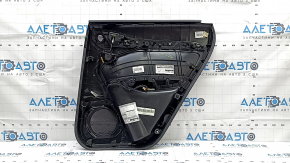 Обшивка двери карточка задняя левая Audi Q3 8U 15-18 черная с коричневой кожей, накладка под дерево, с ручкой, сломаны крепления