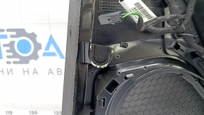 Обшивка двери карточка задняя левая Audi Q3 8U 15-18 черная с коричневой кожей, накладка под дерево, с ручкой, сломаны крепления