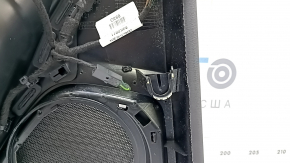Обшивка двери карточка задняя правая Audi Q3 8U 15-18 черная с коричневой кожей, накладка под дерево, с ручкой, сломаны крепления