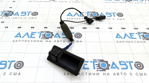 Камера заднего вида с кнопкой и ручкой открывания багажникаAudi Q3 8U 15-18