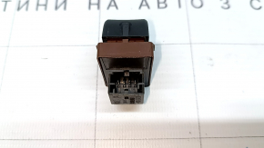 Кнопка открытия двери багажника на карточке Audi Q3 8U 15-18