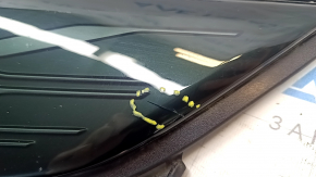 Решетка радиатора grill Chevrolet Bolt 17-18 с эмблемой, царапины, треснута