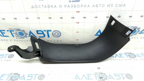 Обшивка двери багажника верхняя левая Jeep Compass 17-26 черная, с заглушкой, царапины