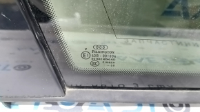 Форточка глухое стекло задняя левая Audi Q7 4L 10-15 тонировка, царапины на накладке, сломана фишка