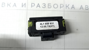 Кнопка открывания двери багажника Audi Q7 4L 10-15