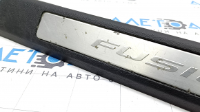 Накладка порога передняя левая Ford Fusion mk5 17-20 черная с хром вставкой, царапины