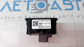 Кнопка закрытия двери багажника внутренняя Audi Q5 8R 09-17 тип 2
