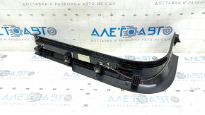 Накладка порога передняя правая внутренняя Volvo XC90 16-23 черная с хром вставкой с подсветкой, царапины, трещины