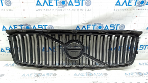 Решетка радиатора grill со значком Volvo XC90 16-19 черная, обрамление хром, без камеры, песок