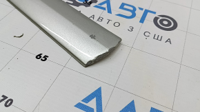Накладка двери нижняя передняя правая Lexus RX300 RX330 RX350 RX400h 04-08 отсутствует направляющая, царапины