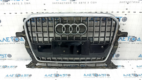 Решетка радиатора grill Audi Q5 8R 13-17 рест, под парктроники, глянец, хром, с эмблемой quattro, царапины, незаводские отверстия, песок