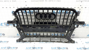 Решетка радиатора grill Audi Q5 8R 13-17 рест, под парктроники, глянец, хром, с эмблемой quattro, царапины, незаводские отверстия, песок