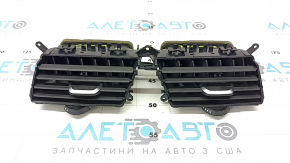 Дефлектор воздуховода передней панели центральный BMW 5 G30 17-23 надломано крепление