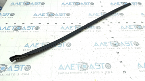 Molura parbrizului stanga Hyundai Sonata 11-15 crapata