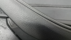 Garnitură portiere față dreapta complet BMW 5 G30 17-23 piele neagră, cotieră și inserție piele neagră, turnare sub lemn lucios, zgârieturi, mâner desfăcut