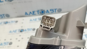 Поворотник правый Toyota Camry 15-17 LED