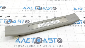 Накладка порога с подсветкой задняя правая Lexus RX300 RX330 RX350 RX400h 04-08 серая, с подсветкой, с хромированной накладкой, царапины