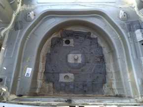 Корыто багажника Toyota Camry v40 на кузове, ржавое