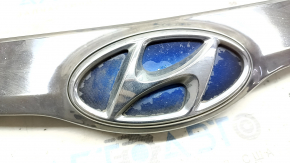 Решетка радиатора grill Hyundai Sonata 11-15 hybrid, с эмблемой, полез лак, песок