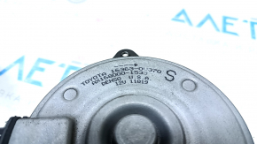 Мотор вентилятора охлаждения правый Toyota Camry v50 13-14 hybrid usa
