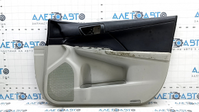 Обшивка двери карточка передняя правая Toyota Camry v50 12-14 usa серая с черная вставкой пластик, подлокотник серый кожа, под химчситку, царапина