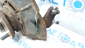 Цапфа со ступицей передняя левая Toyota Camry v40 с кожухом, с шаровой, ржавая, замят кожух