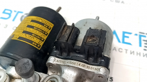 Тормозной усилитель brake booster Toyota Prius 30 10-15 бьет ошибку, сломаны фишки