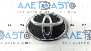 Эмблема решетки радиатора grill Toyota Camry v40 вздулся хром