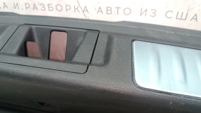 Накладка проема багажника Infiniti QX30 17-19 хром вставкой, царапины, тычки на хроме