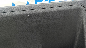 Обшивка крышки багажника VW Jetta 19-26 черная, царапины