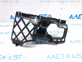Крепление переднего бампера правое под фарой VW Passat b8 16-19 USA