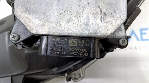 Фара передняя левая в сборе Toyota Prius 50 Prime 17-19 LED с уплотнителем и верхним креплением, песок