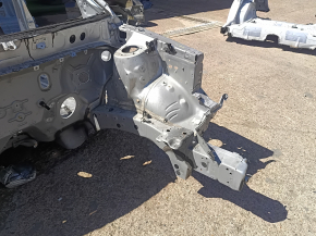 Четверть передняя левая Lexus RX300 RX330 RX350 RX400h 04-09 на кузове, серебро