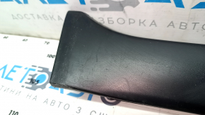 Накладка двери нижняя задняя правая Subaru Outback 15-19 структура, царапины, сломано крепление