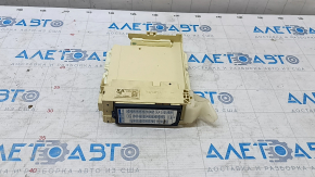 Блок предохранителей подторпедный Toyota Camry v50 12-14 usa отсутствует фрагмент корпуса