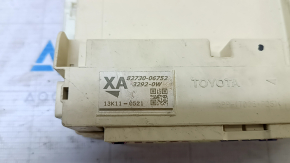 Блок предохранителей подторпедный Toyota Camry v50 12-14 usa отсутствует фрагмент корпуса