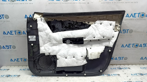 Обшивка двери карточка передняя левая Nissan Rogue 14-16 черн, с черн вставкой пластик, молдинг под карбон глянец, подлокотник кожа, царапина