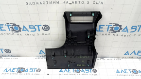 Накладка колени водителя Ford Escape MK4 20-26 черная, трещины в креплениях